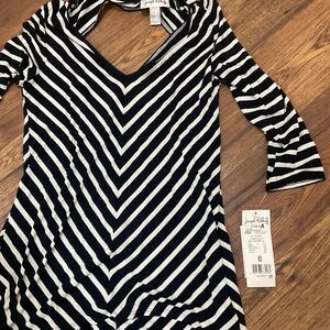 JOSEPH RIBKOFF  HIGH LOW  BLACK WHITE STRIP TOP SIZE 6 NWT